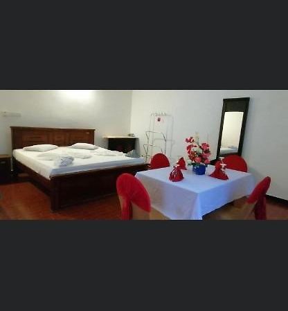 Avanya Hotel And Reception Hall Angunakolapelessa Εξωτερικό φωτογραφία