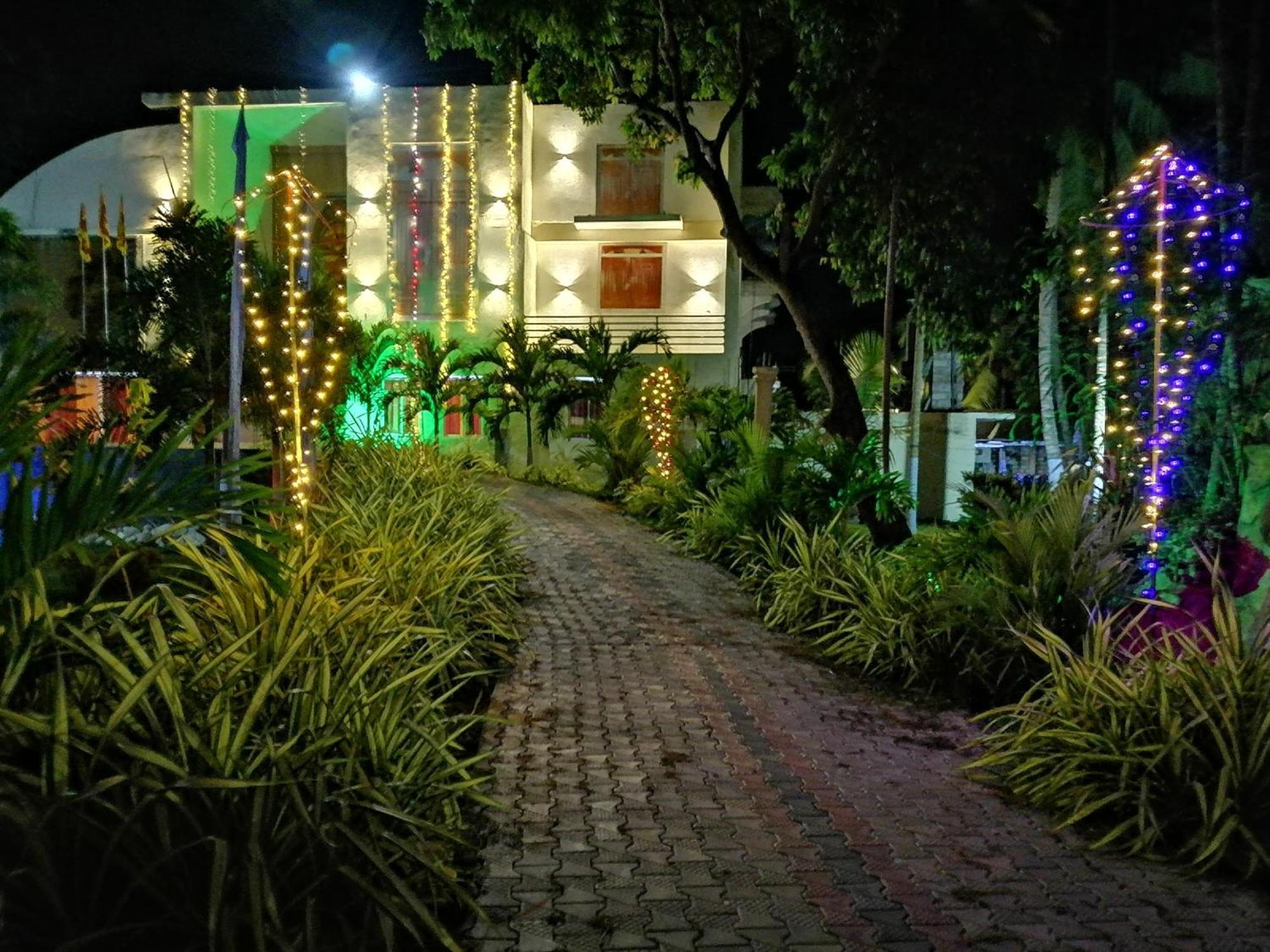 Avanya Hotel And Reception Hall Angunakolapelessa Εξωτερικό φωτογραφία