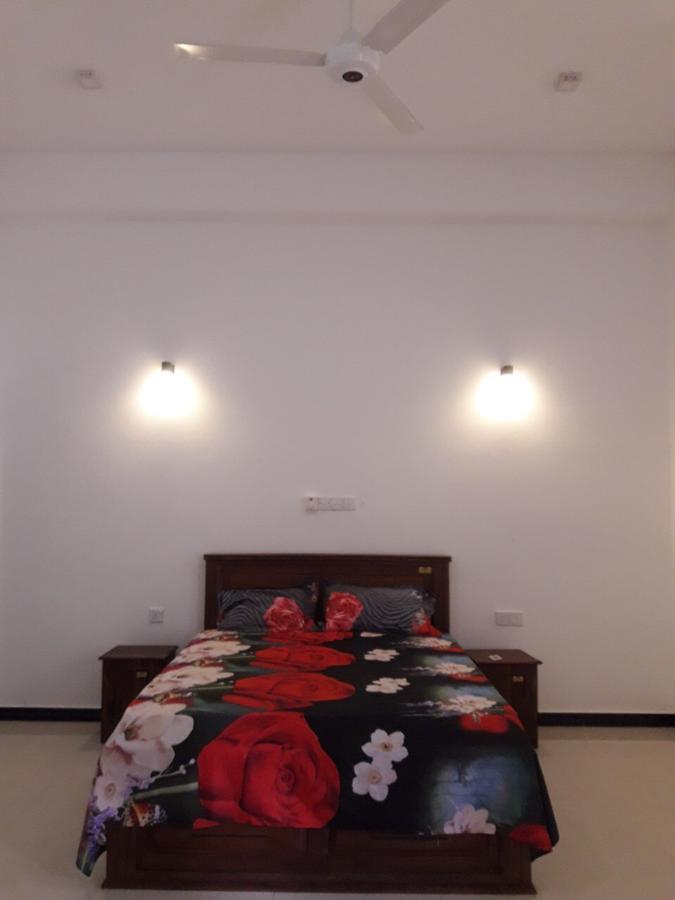 Avanya Hotel And Reception Hall Angunakolapelessa Εξωτερικό φωτογραφία